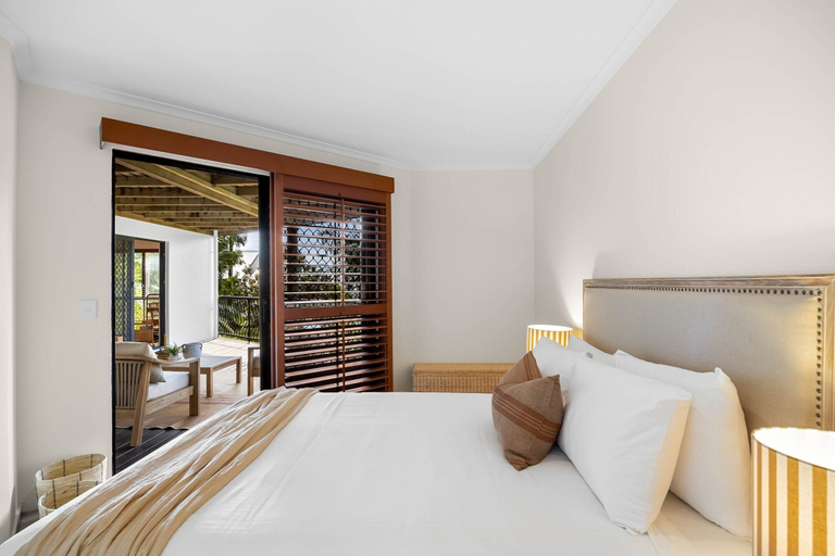 Room 5, Beachside 4-bed Retreat With Study Nook & Views, Maroochy - Coastal North
