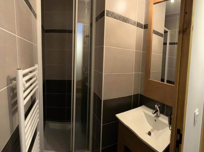 Bathroom 3, Duplex in Fontbonne near Ski Slopes, Hautes-Alpes