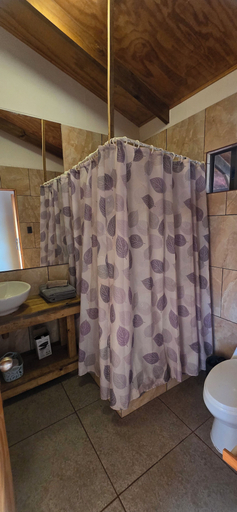 Bathroom 5, Tupuna Lodge Apartments, ísla de Pascua
