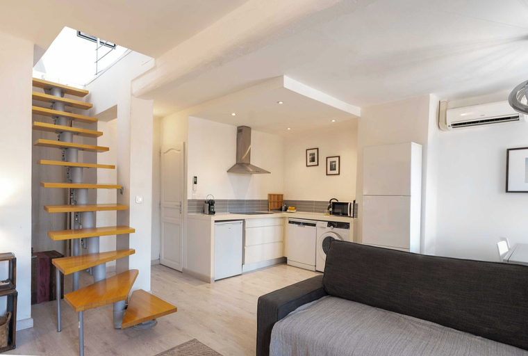 Living area 4, Superb Flat - AC- 1BR - 2P - Saint-tropez, Var