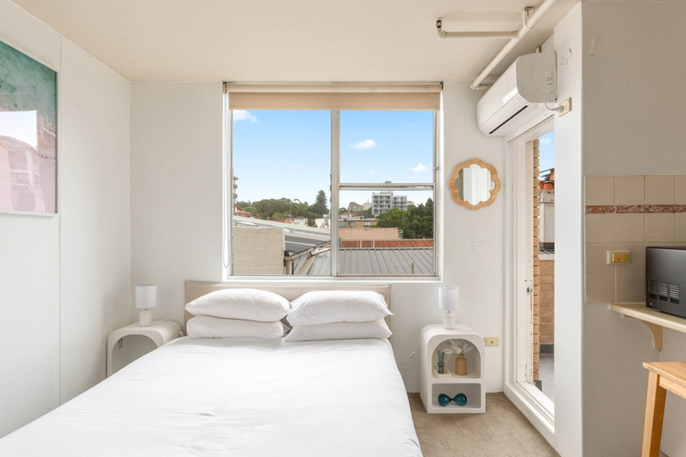Room 5, Bondi Studio Walk to Beach & Cafes, Sydney