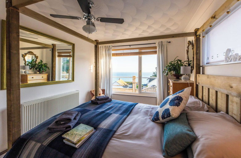 Others 4, 1 Bed Flat - Sleeps 2 - Pets - Balcony - Parking, Cornwall