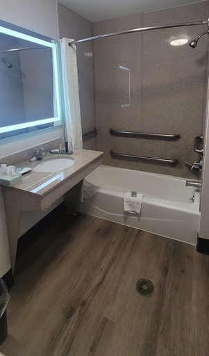 Bathroom 3, Kemah Edgewater Hotel, SureStay Collection by Best Western, Houston