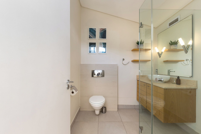 Bathroom 4, The Glen D30, City of Cape Town