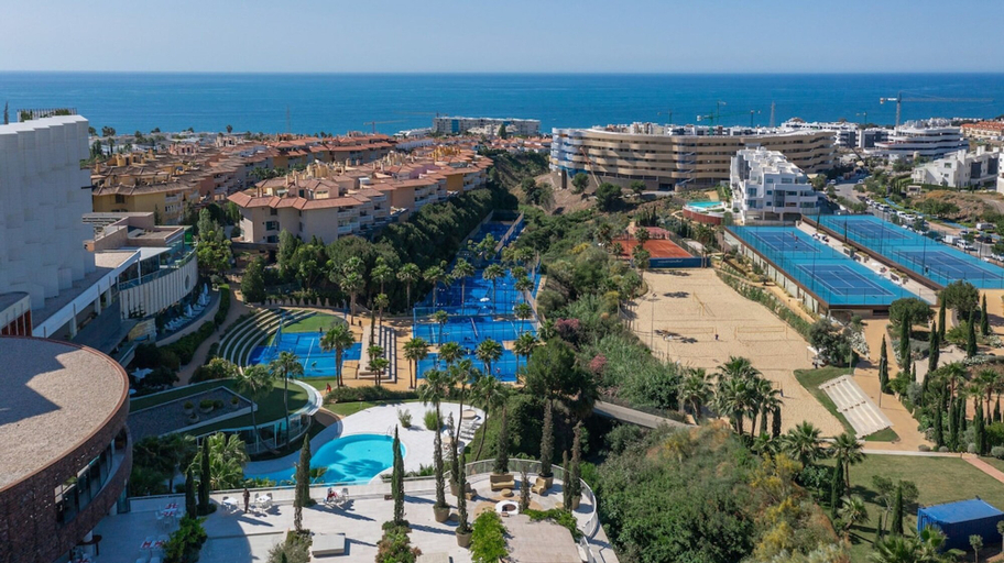 Room 2, Modern Luxury Suite With Terrace in Higueron, Málaga