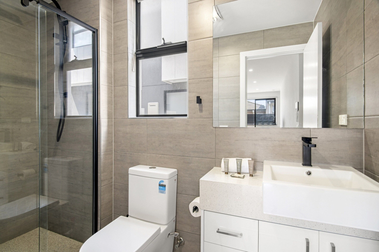 Bathroom 4, Relaxing Family Townhouse Near Melbourne's, Melbourne