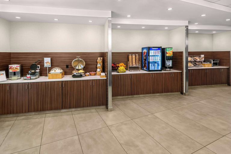 Food & Drinks 4, Fairfield Inn & Suites by Marriott Edmonton North, Division No. 11