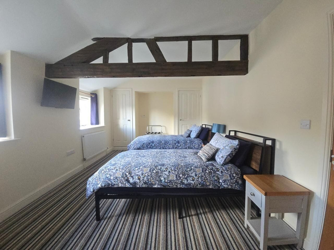 Bedroom 2, The Unicorn Hotel, Powys