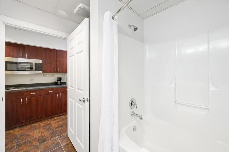 Bathroom 3, Monte Carlo Boardwalk Oceanfront Ocean City, Worcester