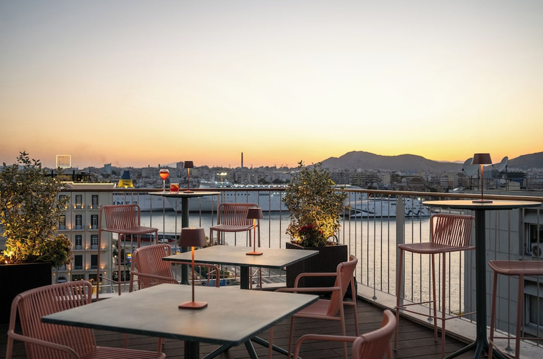Others 5, Mitsis NU Piraeus Port, Attica