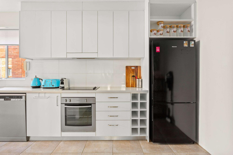 Kitchen 5, Beautifully Peaceful 2-Bed Apartment, Sydney