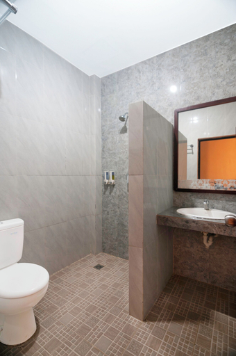 Bathroom 5, Hotel Transit Pasuruan, Pasuruan