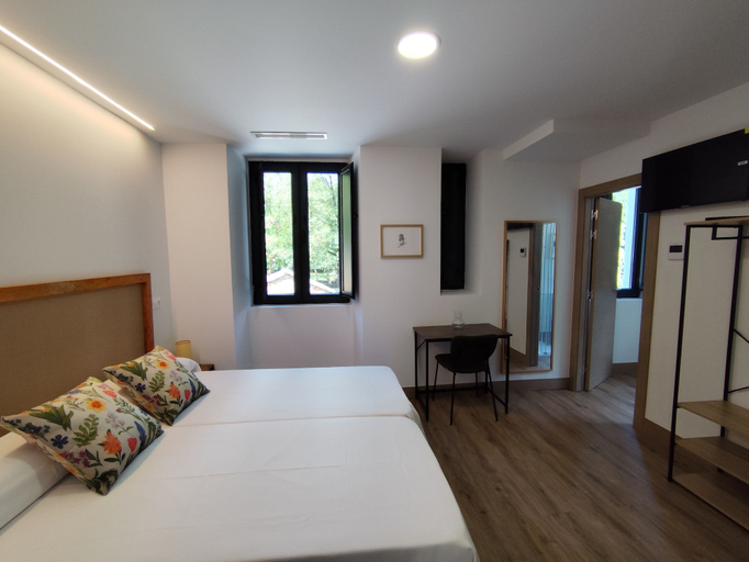 Room 5, Hotel Casa dos Gardas, Lugo