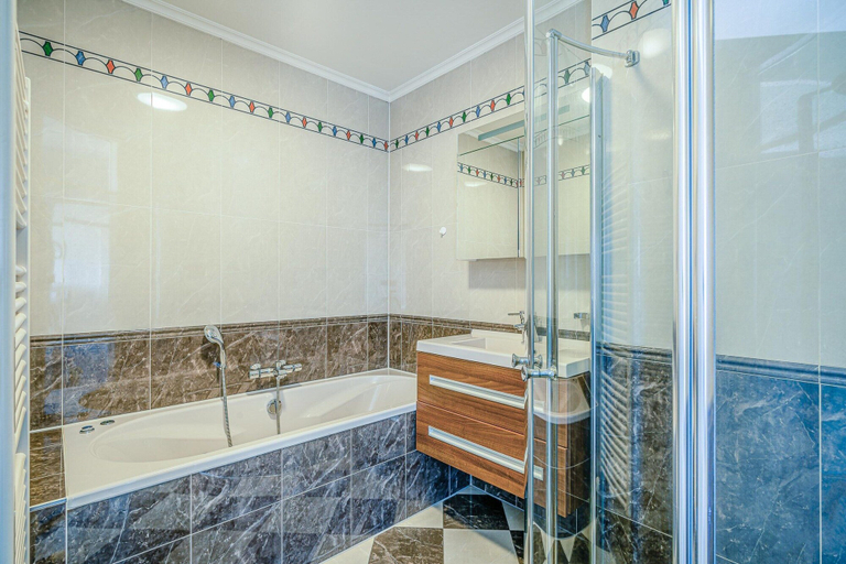 Bathroom, 4 person apartment with sea view, Texel