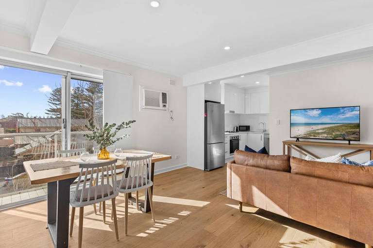 Interior 5, Stylish 2-bed Home Steps From Henley Beach, Adelaide