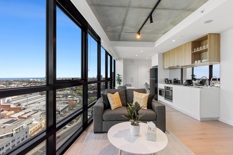 Living room 5, Stylish 1-bed With Pool Gym & Stunning Views, Melbourne