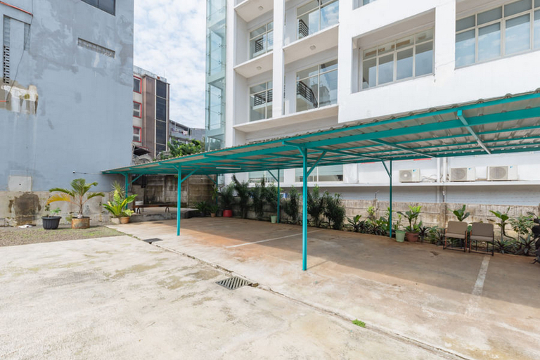 Exterior & Views 2, Sans Hotel Suryakencana Bogor, Bogor