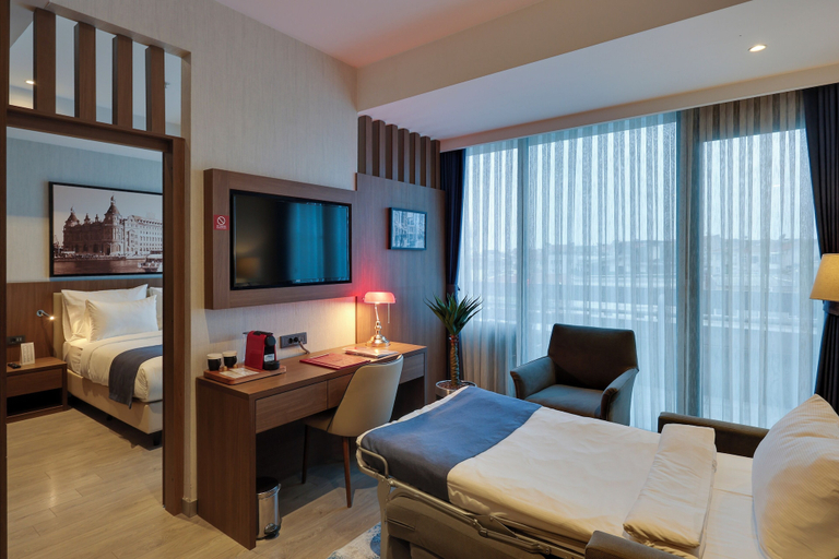 Bedroom 2, Ramada by Wyndham Istanbul Old City, Fatih