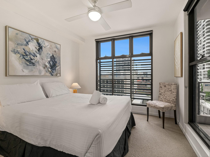 1, Stylish Apartment with Rooftop, BBQ Spa Access, Brisbane
