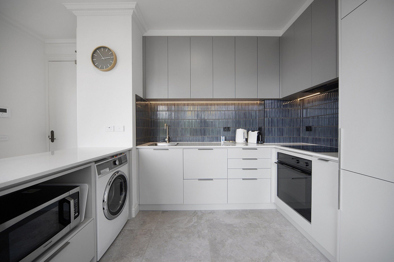 Private kitchen, Chic 1-bed Apartment In the Heart of Melbourne, Melbourne