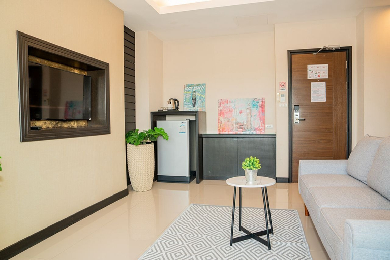 Others 5, Lulu Hotel at The Glasshouse Lion Café, Pulau Phuket