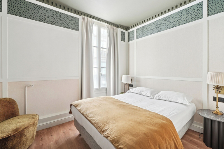 Others 1, D'win Hotel, Paris