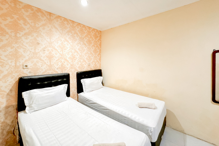 Bedroom 5, Perdana Kasih Hotel Pemuda Klaten Mitra RedDoorz, Klaten