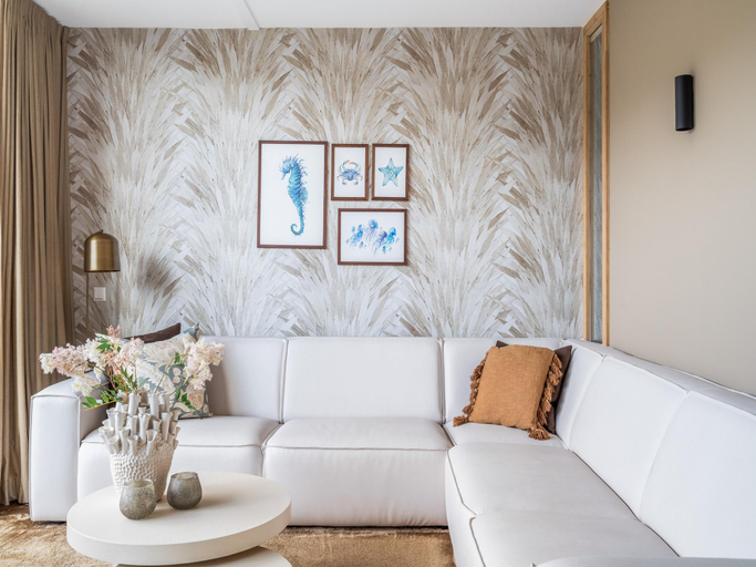 4, Inviting apartment with a garden, Zijpe