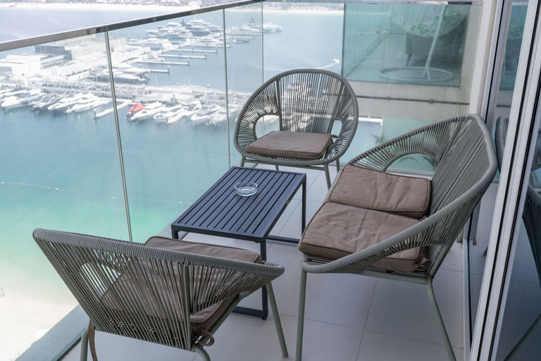 Room 2, Mesmerizing 2BR in Emaar Beachfront With Sea Views, Dubai