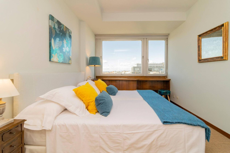 Room 4, Colon 819 in Madrid With 1 Bedrooms and 1 Bathrooms, Madrid