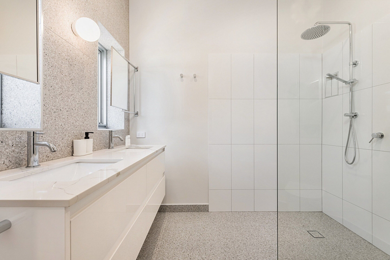 Bathroom 3, Incredible Balcony Duplex in the Heart of Fitzroy, Melbourne