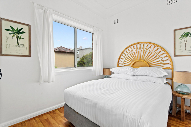 Room 3, Bondi 2-bed Apartment With Awesome Sunrise Views, Sydney