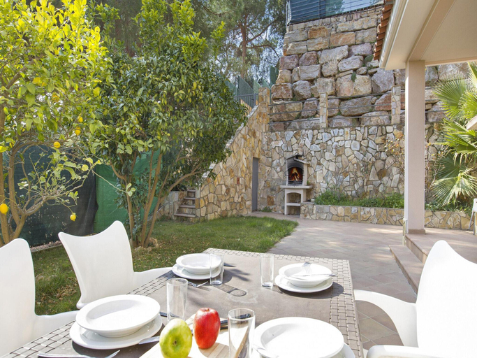 2, Apartment in Lloret de Mar near Fenals Beach, Girona