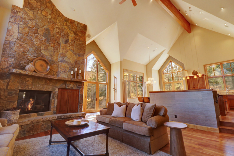 Living area 3, Peakside Escape 178 3 Bedroom Home, Summit