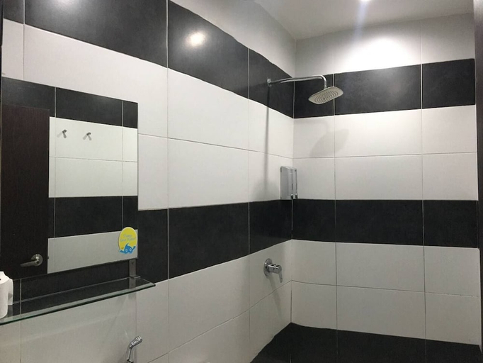 Bathroom, M Boutique Inn, Miri