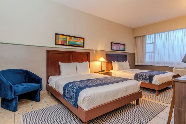 Bedroom 3, Comfort Inn & Suites Levittown
