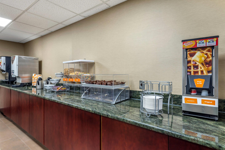 Food & Drinks 5, Comfort Inn & Suites Glen Mills - West Chester, Delaware