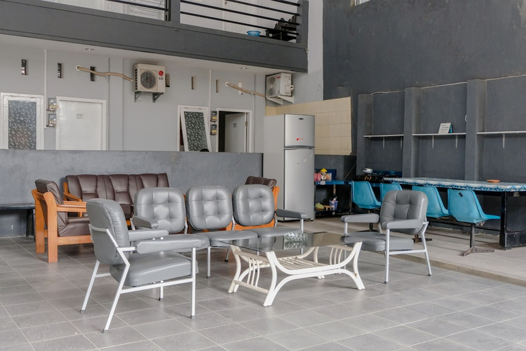 Others 5, Capital O 1176 J3 Residence Syariah, Jember