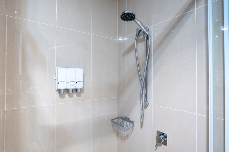 Bathroom 3, Foreshore Hotel, Clarence