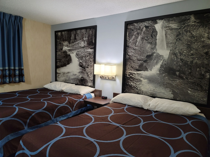 Bedroom 2, Super 8 North Red Deer, Division No. 8