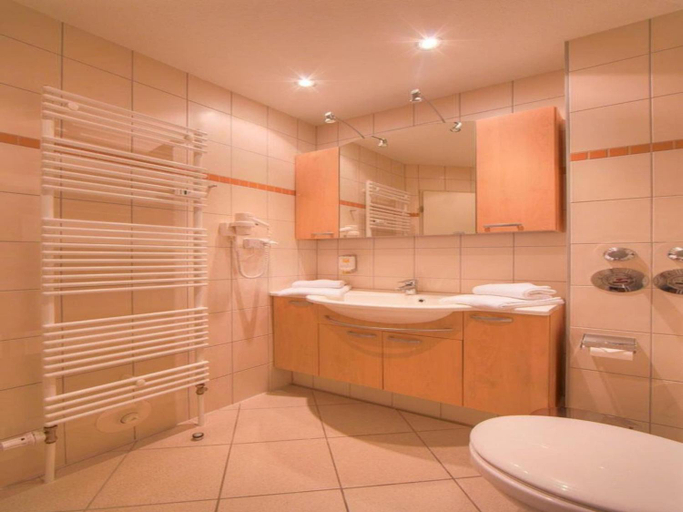 Bathroom 4, Elegant eingerichtete Ferienwohnung, Mecklenburgische Seenplatte