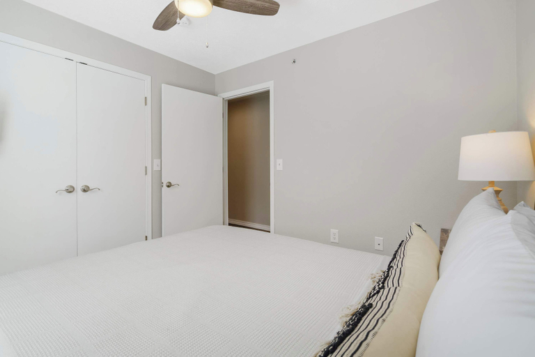 Bedroom 4, Hillside Duo - 2 Units in The Vineyards Resort, Taney