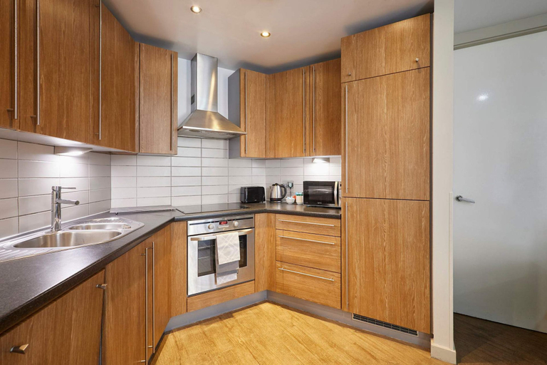 Room 5, Host Stay 103 Hatton Garden, Sefton