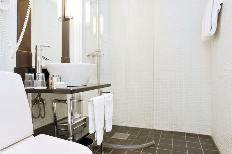 Bathroom 5, Elite Stadshotellet Karlstad, Hotel & Spa, Karlstad