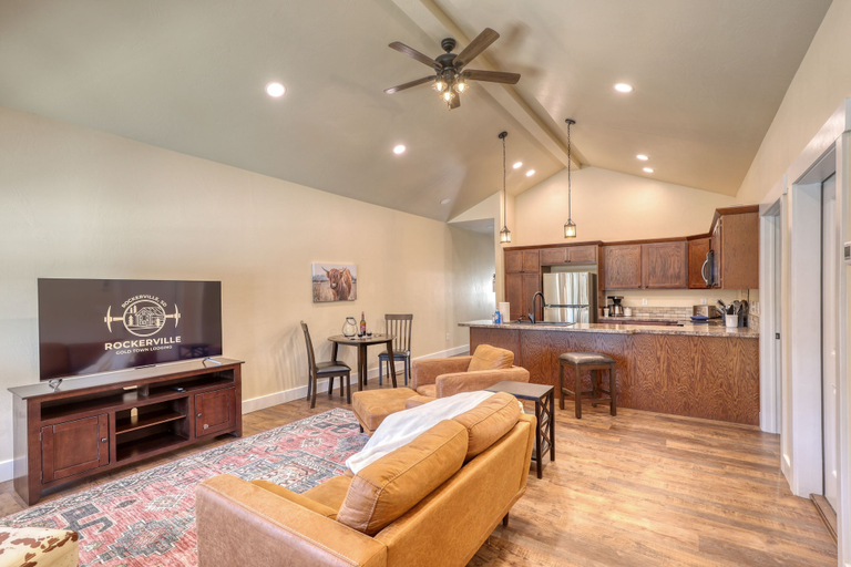 Room 4, Cozy Cabin 10 Minutes From Mt Rushmore, Pennington