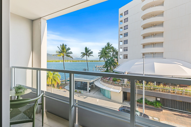 Room 4, Waterfront Bliss Harbour Lights I Gym City, Cairns
