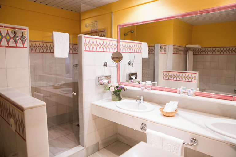 Bathroom 5, AZZ Guadacorte Campo de Gibraltar, Cádiz