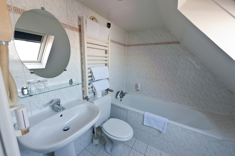 Bathroom 3, Hôtel Royal Bergère, Paris