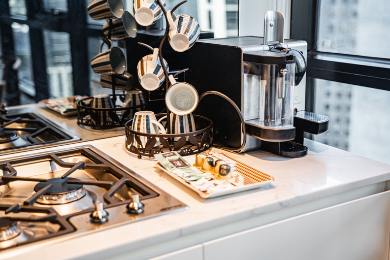 Private kitchen 5, Stylish Southbank 1-bedroom With Pool and Gym, Melbourne
