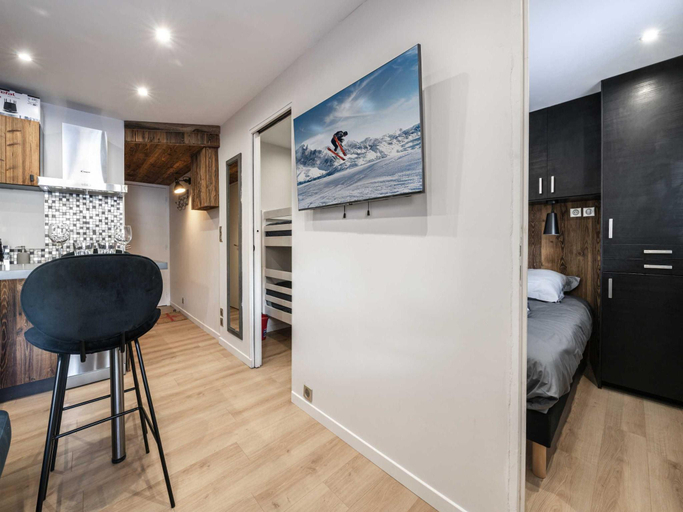 3, bedroom apartment with parking and balcony, Savoie